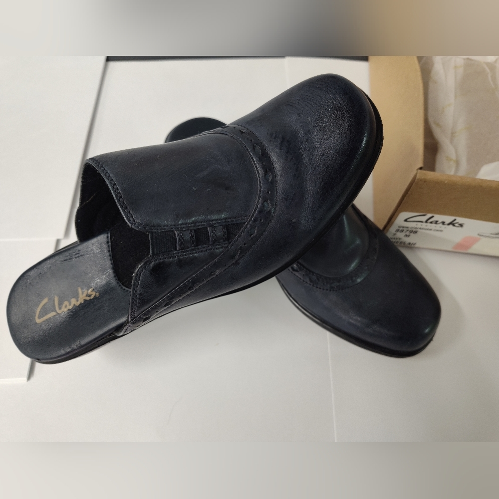 Shoes - Picture 2 of 4